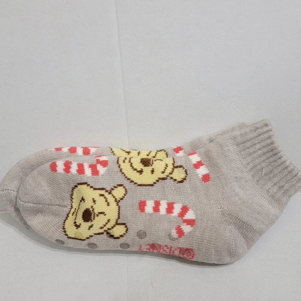 Disney Winnie the Pooh Candy Cane Christmas Cozy Fuzzy Ankle Slip Socks Women's - Picture 2 of 3